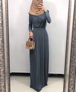 Amira-Abaya – Zeitlose Eleganz mit V-Ausschnitt