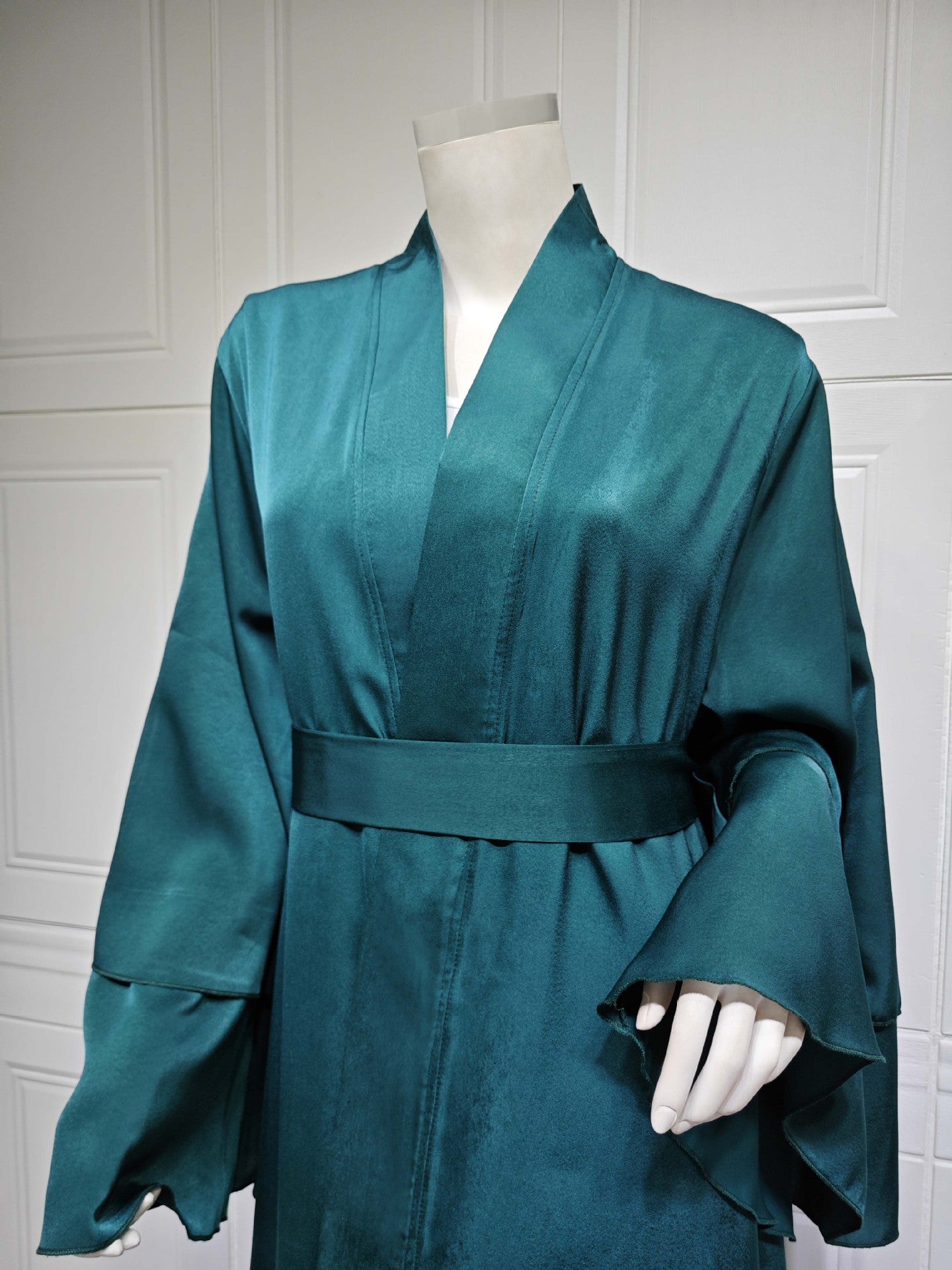 „Layali Elegance Abaya Set“