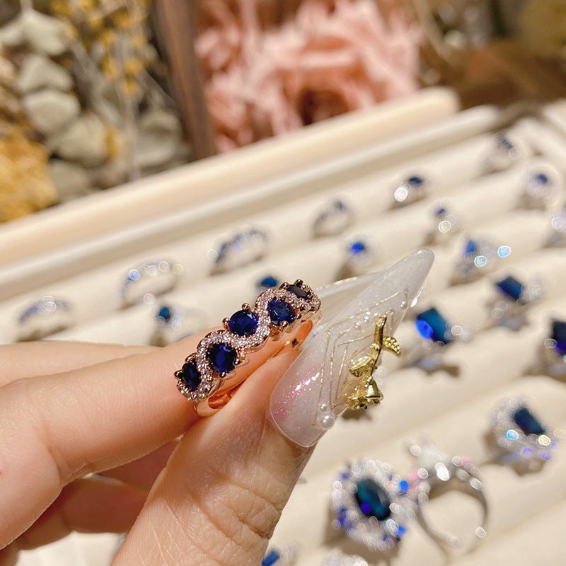 „Layali“ Luxus-Ring – Tiefblauer Diopsid in verstellbarer Fassung