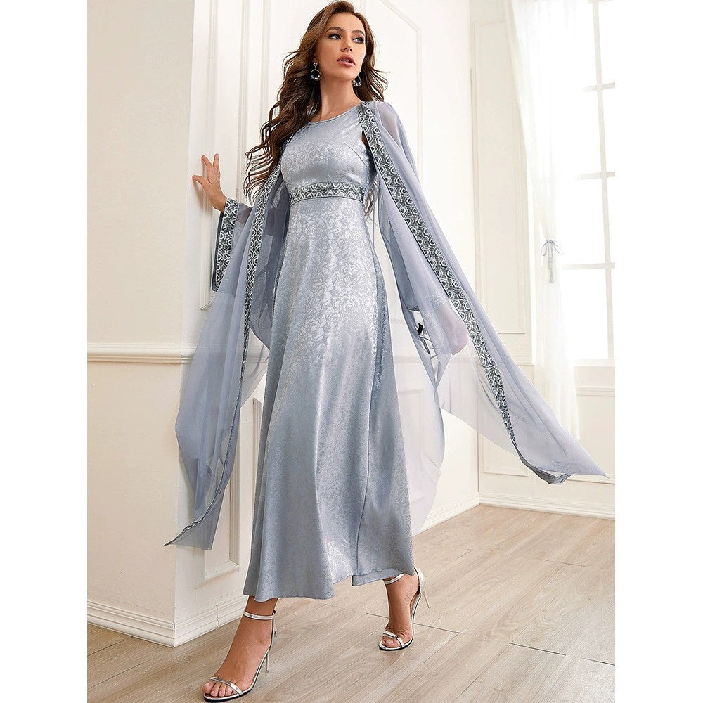 Ayesha Abaya-Set-Himmlische Stickerei & fließende Eleganz in Hellgrau