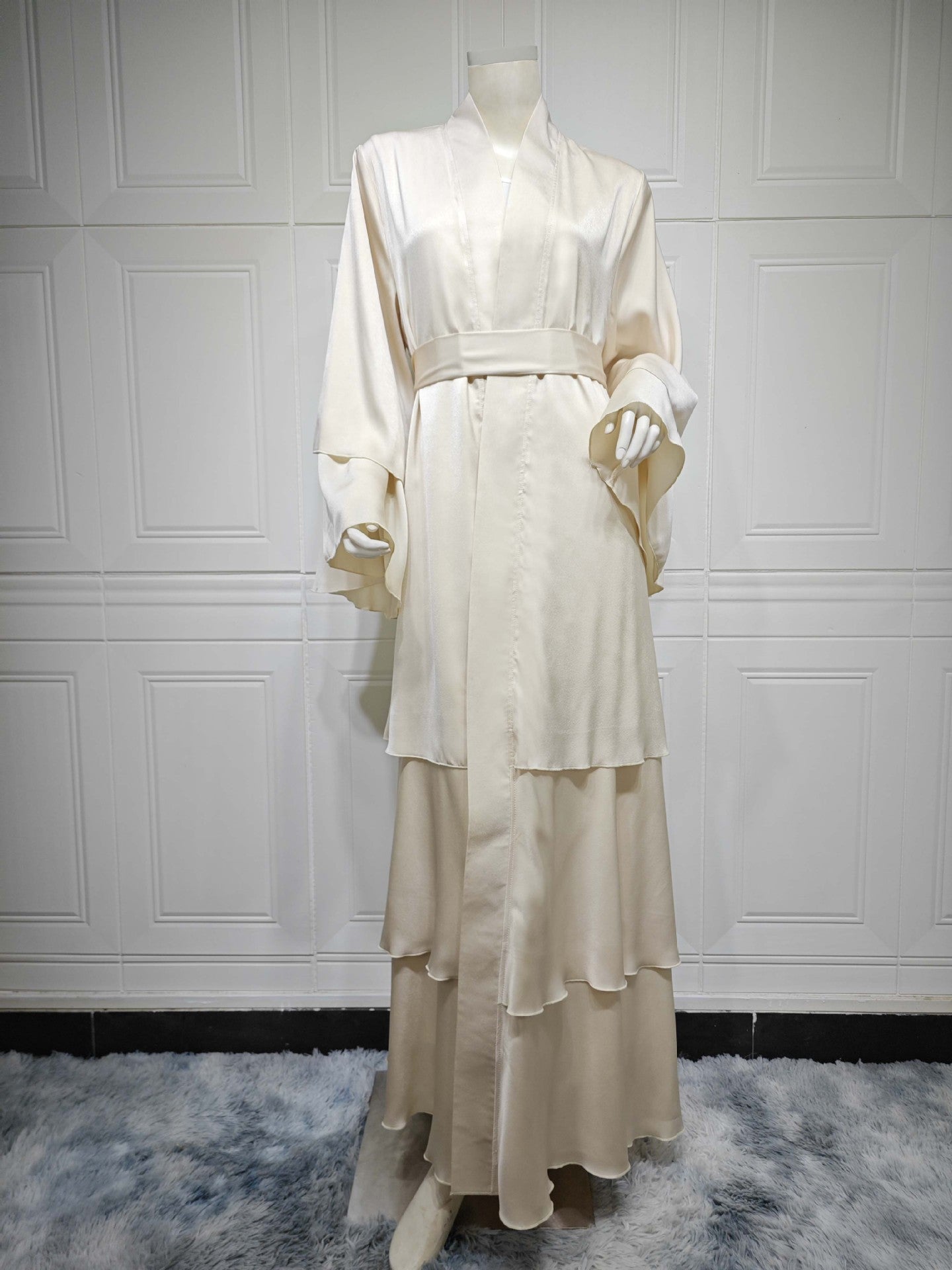 „Layali Elegance Abaya Set“
