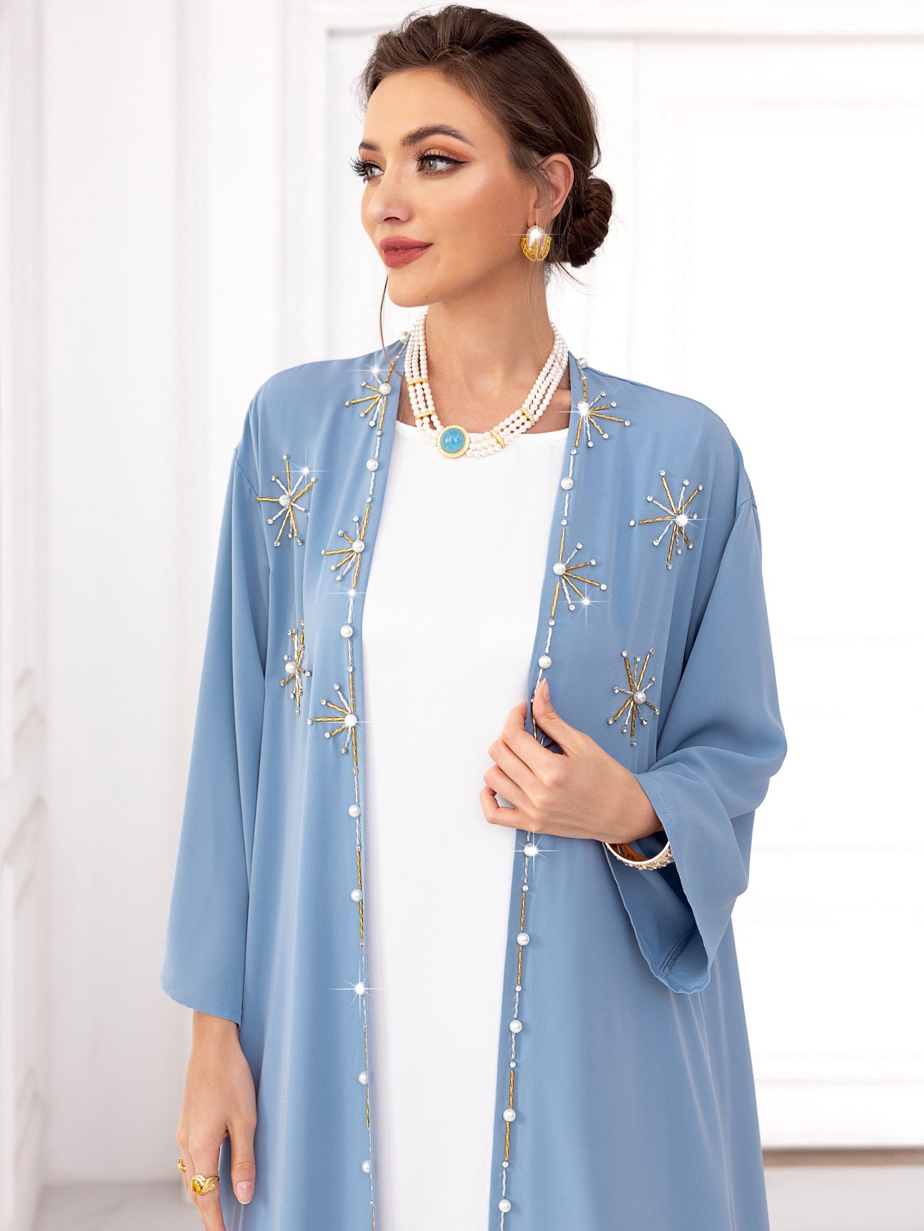 Aya Premium“ Handbestickter Cardigan & Satin-Unterkleid